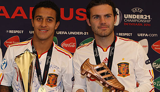 Interesse von Manchester United und dem FC Arsenal: Thiago Alcantara (l. ) und Juan Mata