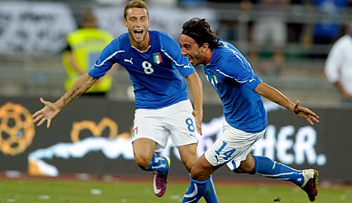 Italiens Alberto Aquilani (r.) feiert seinen Siegtreffer gegen Spanien