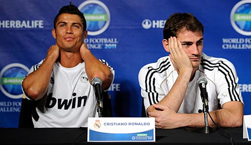 Cristiano Ronaldo und Iker Casillas machen sich Sorgen um ihren Trainer Jose Mourinho