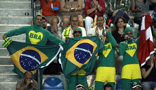 Brasilianische Fans sind normalerweise für farbenfrohe Lebensfreude bekannt