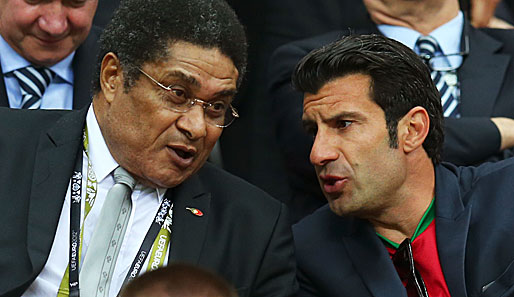 Zwei portugiesische Fußballlegenden unter sich: Eusebio (l.) und Luis Figo