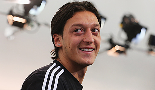 Hat gut lachen: Eine starke Saison bei Real Madrid brachte Mesut Özil eine Nominierung ein