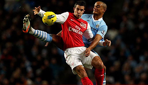 Bald Teamkollegen? Arsenals Robin van Persie (l.) im Duell mit Vincent Kompany von Manchester City