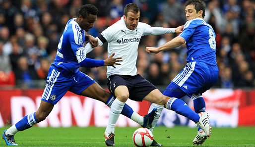 Erzielte 24 Tore in zwei Premier-League-Spielzeiten: Tottenhams Rafael van der Vaart (M.)