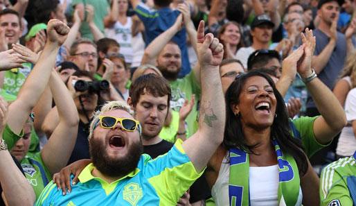 Die Fans der Seattle Sounders bejubeln den 4:0-Sieg gegen Los Angeles Galaxy