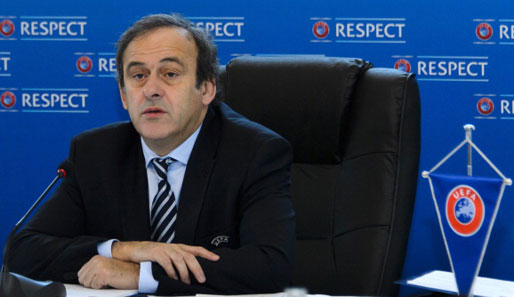Spricht sich weiterhin gegen technische Hilfsmittel im Fußball aus: UEFA-Präsident Michel Platini