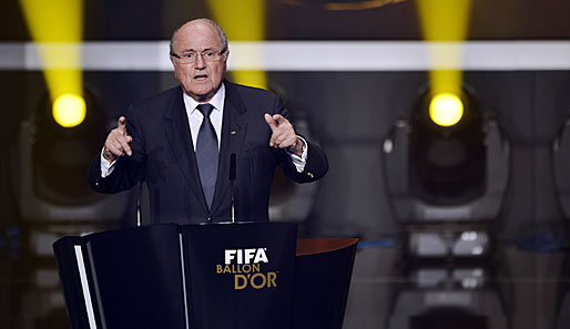 Sepp Blatter will vehemnt gegen Rassismus vorgehen und fordert drakonische Strafen