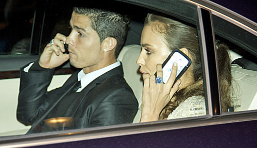 Cristiano Ronaldo (l.) und Freundin Irina Shayk bekamen Ärger mit der Polizei