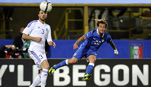 Alessandro Diamanti (r.) und die Squadra Azzurra siegten in Bolgna gegen San Marino mit 4:0