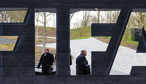 Die FIFA greift durch. Armenische Schiedsrichter wurden jetzt lebenslang gesperrt