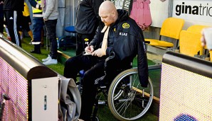 Klaas Ingesson im Rollstuhl an der Seitenlinie bei einem Spiel des IF Elfsborg