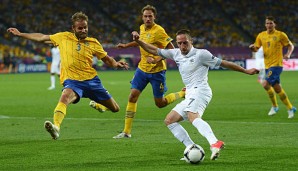 Olof Mellberg (l.) war auch mit 34 Jahren bei der EURO 2012 immer an vorderster Front zu finden