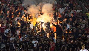 Bei einem Erstligaspiel in Serbien wurde eine Albanien-Flagge verbrannt