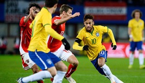 Neymar (4.v.l.) spielt mit der Selecao gegen Frankreich
