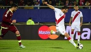 Claudio Pizarro sorgte mit seinem Tor für Hochspannung in der Brasilien-Gruppe