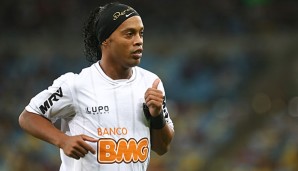 Ronaldinho, Weltfußballer von 2004 und 2005 löst seinen Vertrag in Mexiko auf