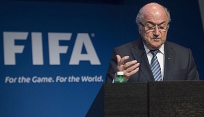 Blatter erklärte nach dem Skandal seinen Rücktritt, ist aber nach wie vor im Amt