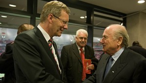 Zwei Ex-Präsidenten unter sich: Christian Wulff und Joseph Blatter bei der WM 2010 in Südafrika