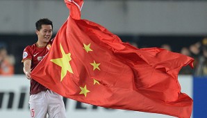 Hongkongs Fußball-Fans pfiffen bei der chinesischen Hymne lautstark