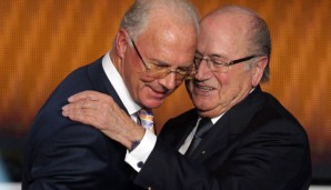 Franz Beckenbauer (l.) bereut Handlungen aus der Vergangenheit