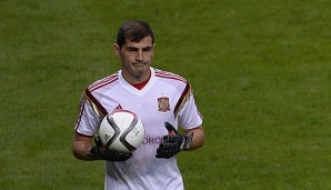 Iker Casillas ist mit dem Letten Vitalijs Astafjevs gleichgezogen