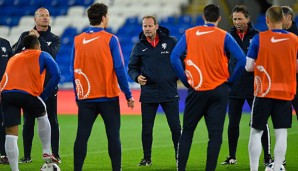 Alle Spieler um Coach Blind wollen gegen Frankreiche antreten