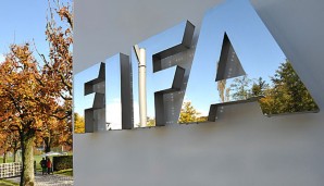 Die FIFA-Ethikkommision ermiitelt gegen einen Spielerberater