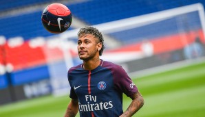 Neymar ist der teuerste Fußballer aller Zeiten! Für die Ablösesumme von 222 Millionen Euro hätte man in diesem Sommer eine komplette Mannschaft verpflichten können. SPOX zeigt eine alternative Top-11 zum Mega-Transfer