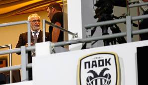 Präsident Ivan Savvidis stürmt auf den Platz: Spielabbruch bei PAOK Saloniki.