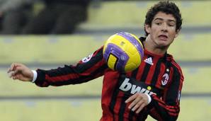 Platz 10: Alexandre Pato (17) – von Internacional zum AC Milan (Saison 2007/08) – 24 Millionen Euro.