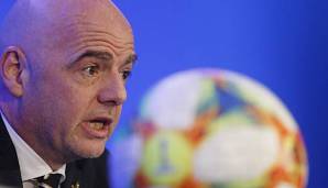 FIFA-Boss Infantino fordert härtere Strafen gegen Rassismus.