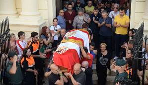 Der frühere spanische Nationalspieler Jose Antonio Reyes ist zwei Tage nach seinem tödlichen Autounfall in seiner Heimatstadt Utrera beigesetzt worden.
