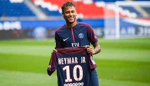 NEYMAR: Transfer am 3. August 2017 vom FC Barcelona zu Paris Saint-Germain - Ablöse: 222 Mio. Euro.