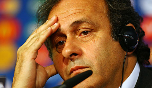 UEFA-Präsident Michel Platini gibt die Vorgehensweise von Manchester City zu denken
