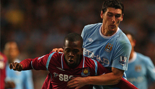 Gareth Barry (h.) spielte zwölf Jahre lang in Jugend und erster Mannschaft bei Aston Villa