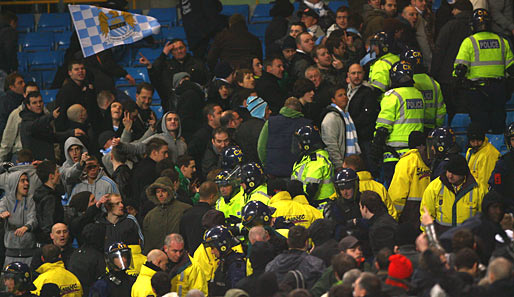 Die Fans von Manchester City und United sorgten im Vorfeld für Ärger