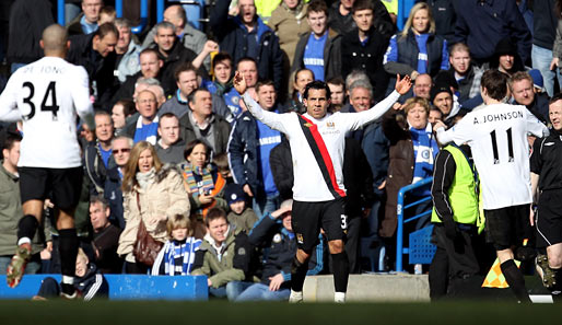 Carlos Tevez erzielte bei Manchester Citys Sieg beim FC Chelsea zwei Tore