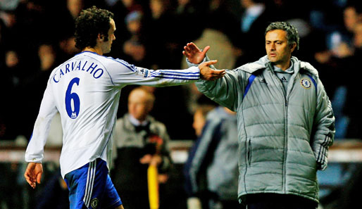 Ricardo Carvalho (l.) und Jose Mourinho gewannen mit Porto die Champions League