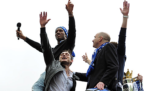 Chelsea mit seinen Superstars Drogba (o.) und Lampard (u.) geht als Titelverteidiger in die Saison