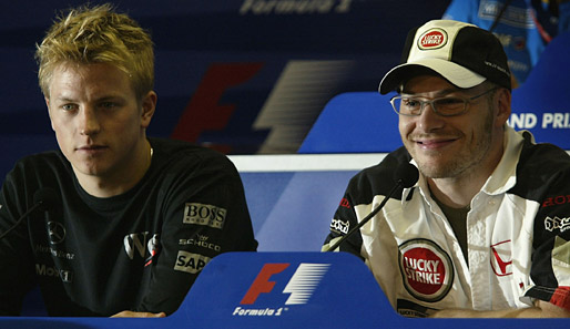 Kimi Räikkönen (l.) und Jacques Villenneuve bei der Pressekonfernz nach dem Kanada-GP 2003