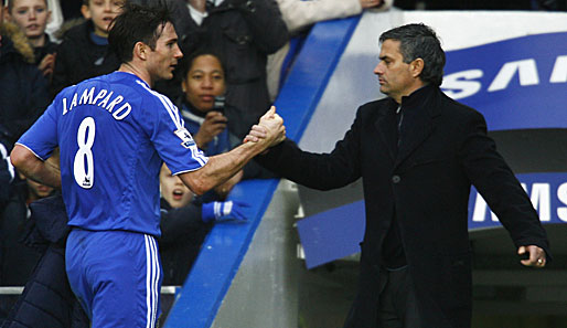 Könnten bald ein Wiedersehen feiern: Chelsea-Spieler Frank Lampard (l.) und Ex-Coach Mourinho