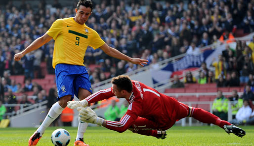 Leandro Damiao gab im Länderspiel gegen Schottland sein Debüt für Brasilien im März