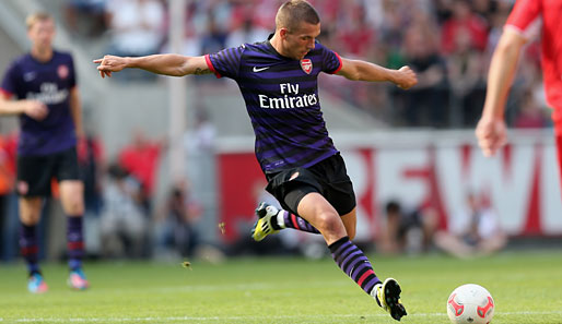 Steht Lukas Podolski im ersten Pflichtspiel für seinen Klub Arsenal gleich in der Startelf?