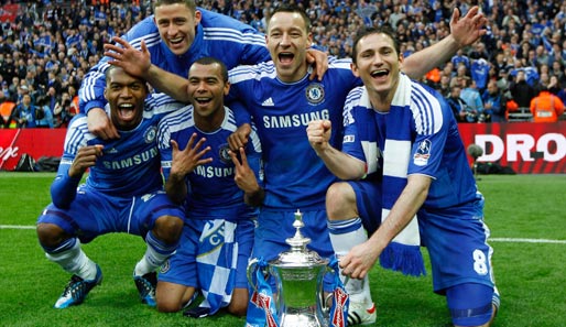 Vergangene Saison holten John Terry (2. v. r.) und Frank Lampard (r.) mit Chelsea den CL-Titel