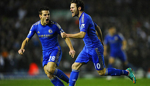 Chelseas Juan Mata (r.) bejubelt seinen Treffer zum 1:1 mit Cesar Azpilicueta