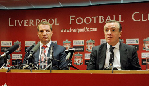 Mussten rote Zahlen verlesen: Liverpools Geschäftsführer Ian Ayre (r.) und Brendan Rodgers