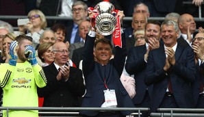 FA-Cup-Sieger! Van Gaal feiert mit United seinen ersten Titel