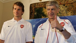 Jens Lehmann (l.) und Arsene Wenger arbeiten gemeinsam beim FC Arsenal