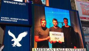 Diese drei Herren werden gar ganz groß am Times Square in New York City mit ihrem Wenger Out Schild gezeigt.