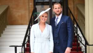 Harry Kane mit seiner Partnerin Kate Goodland im Buckingham Palace.